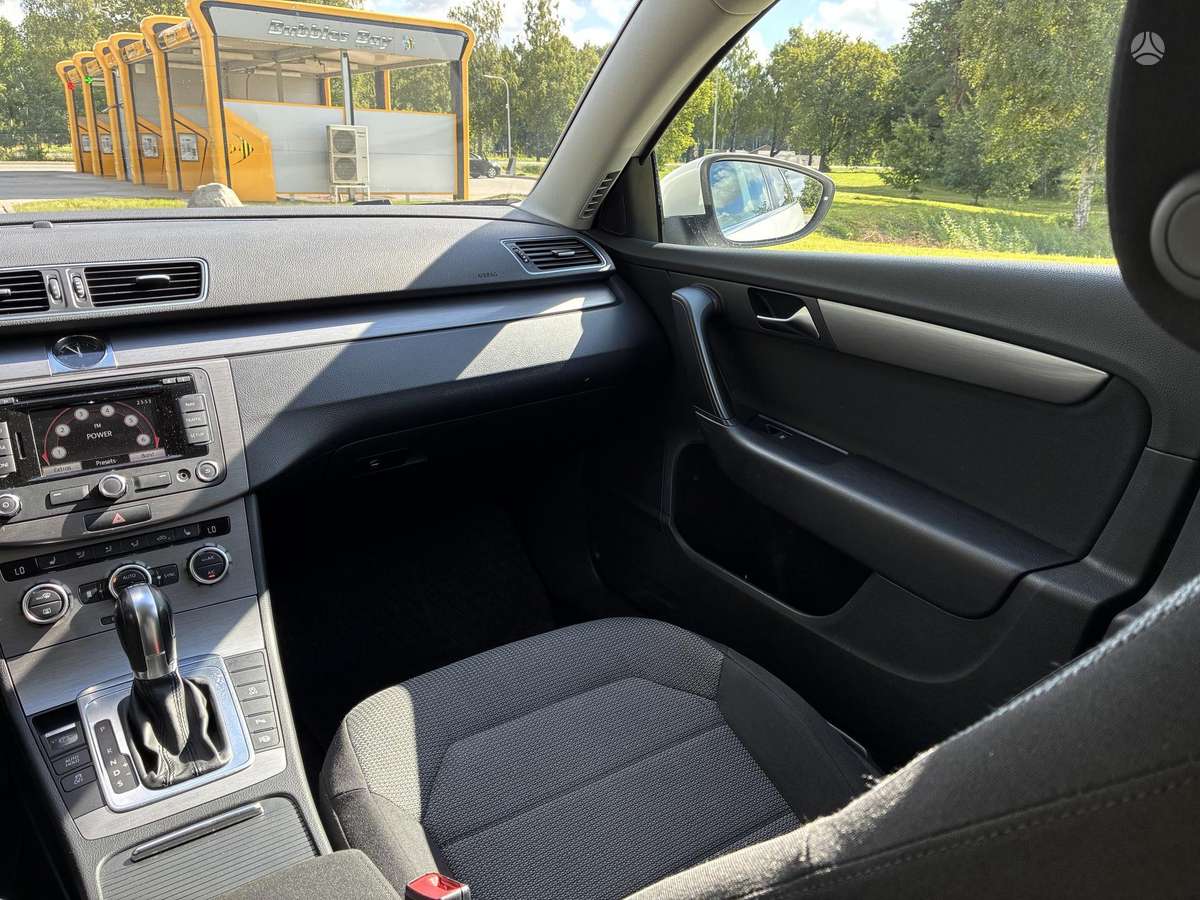 Volkswagen Passat 2013 — photo 27