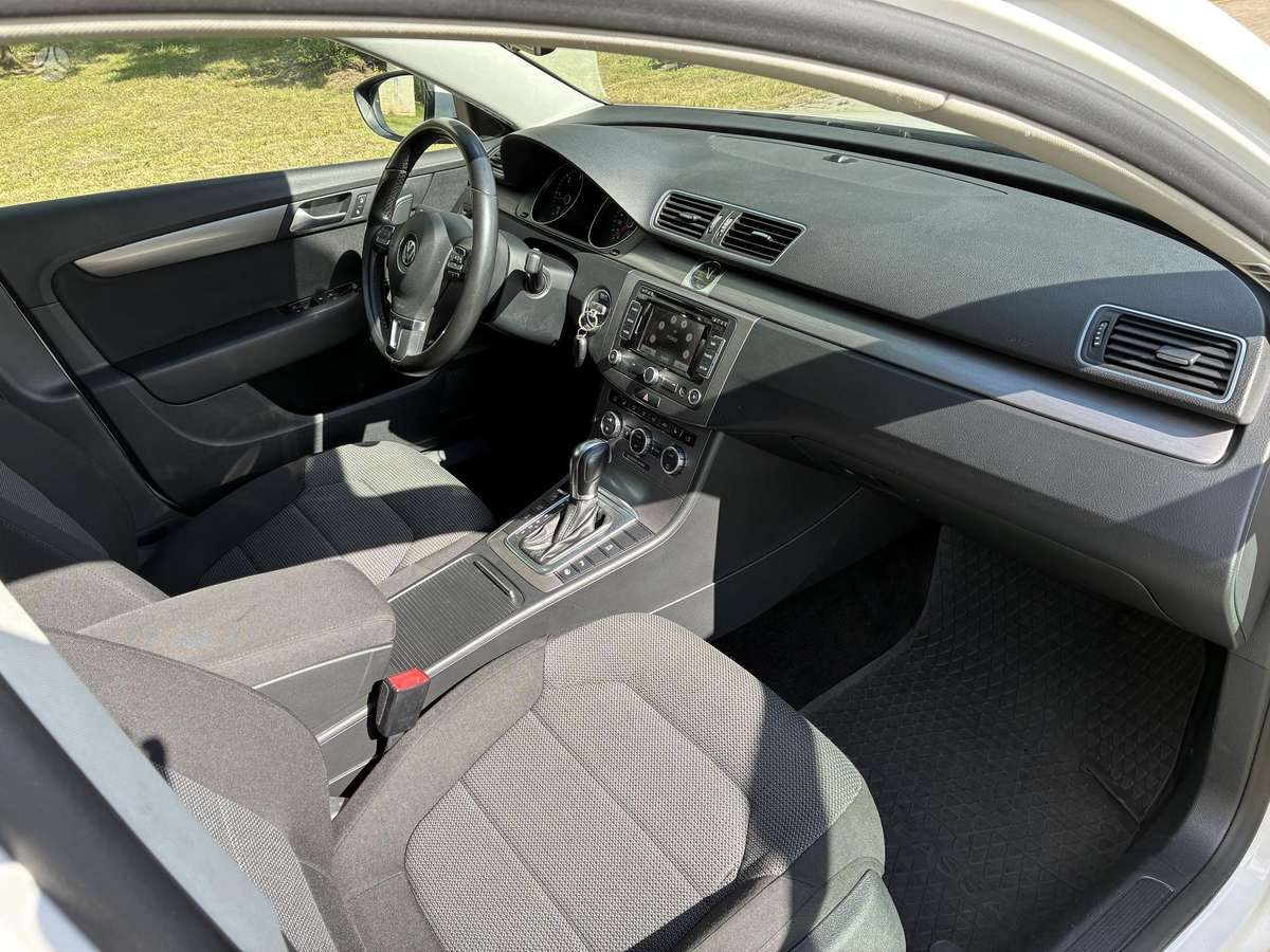 Volkswagen Passat 2013 — photo 30