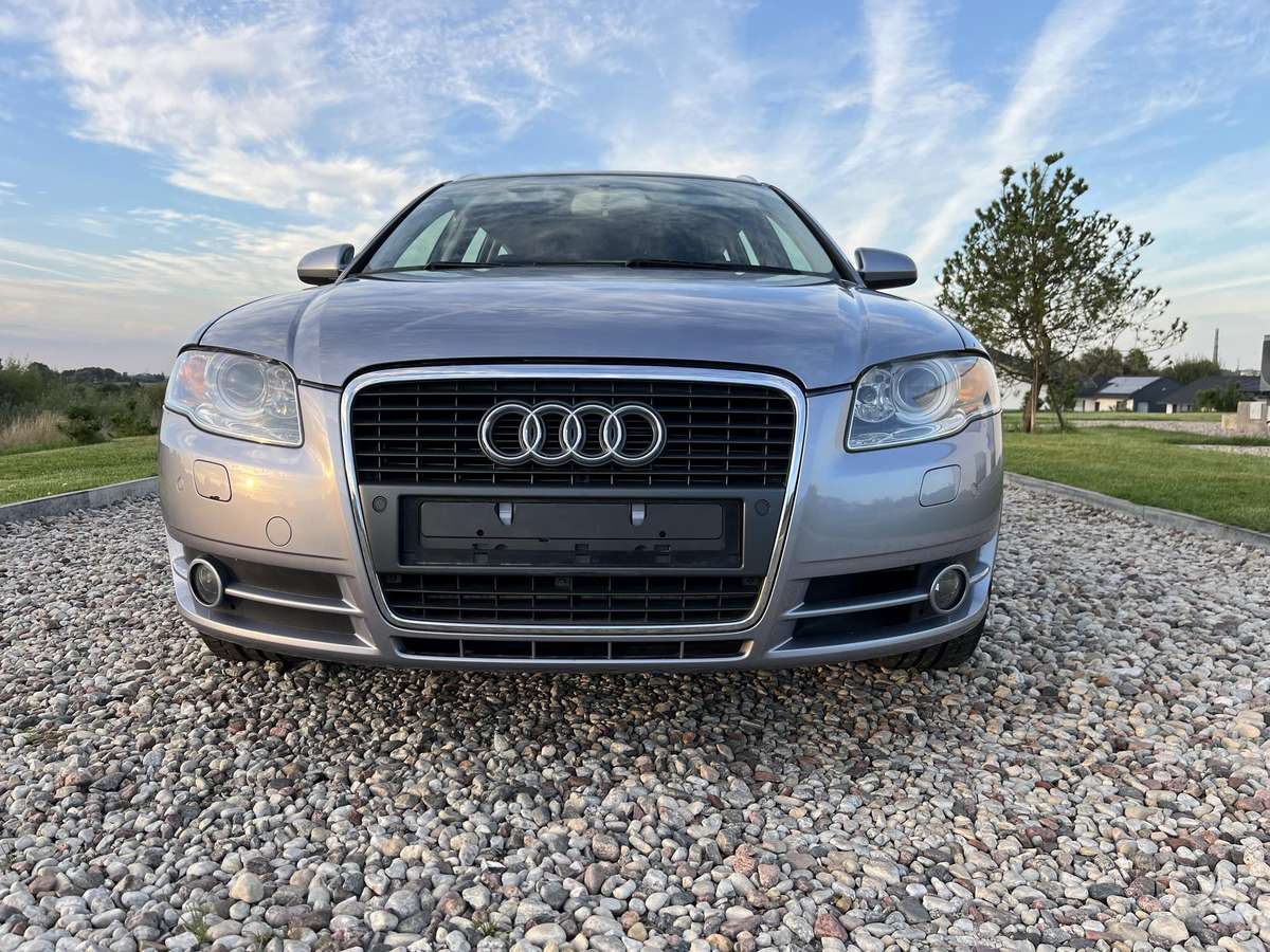Audi A4 2005 — двигун 1986 cm³, 140 HP (103kW)