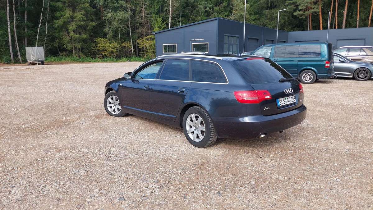 Audi A6 2006 — вигляд ззаду