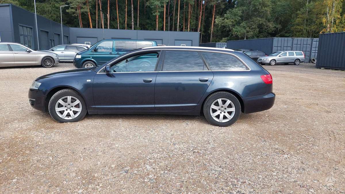 Audi A6 2006 — салон