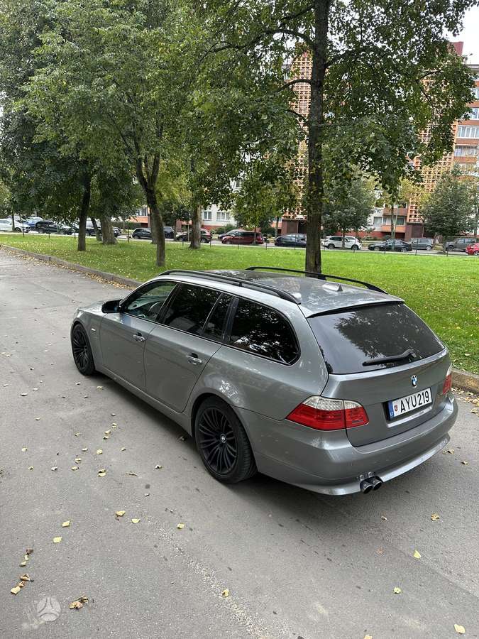 BMW 535 2007 — салон