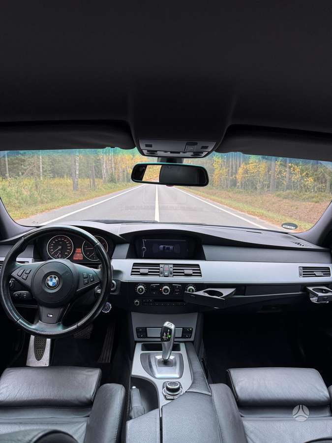 BMW 525 2009 — photo 14