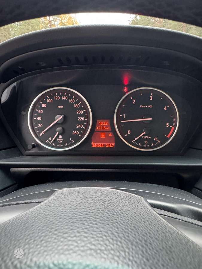BMW 525 2009 — photo 15