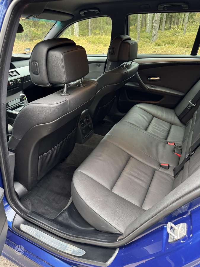 BMW 525 2009 — photo 16