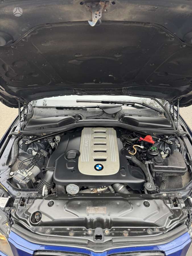 BMW 525 2009 — photo 18