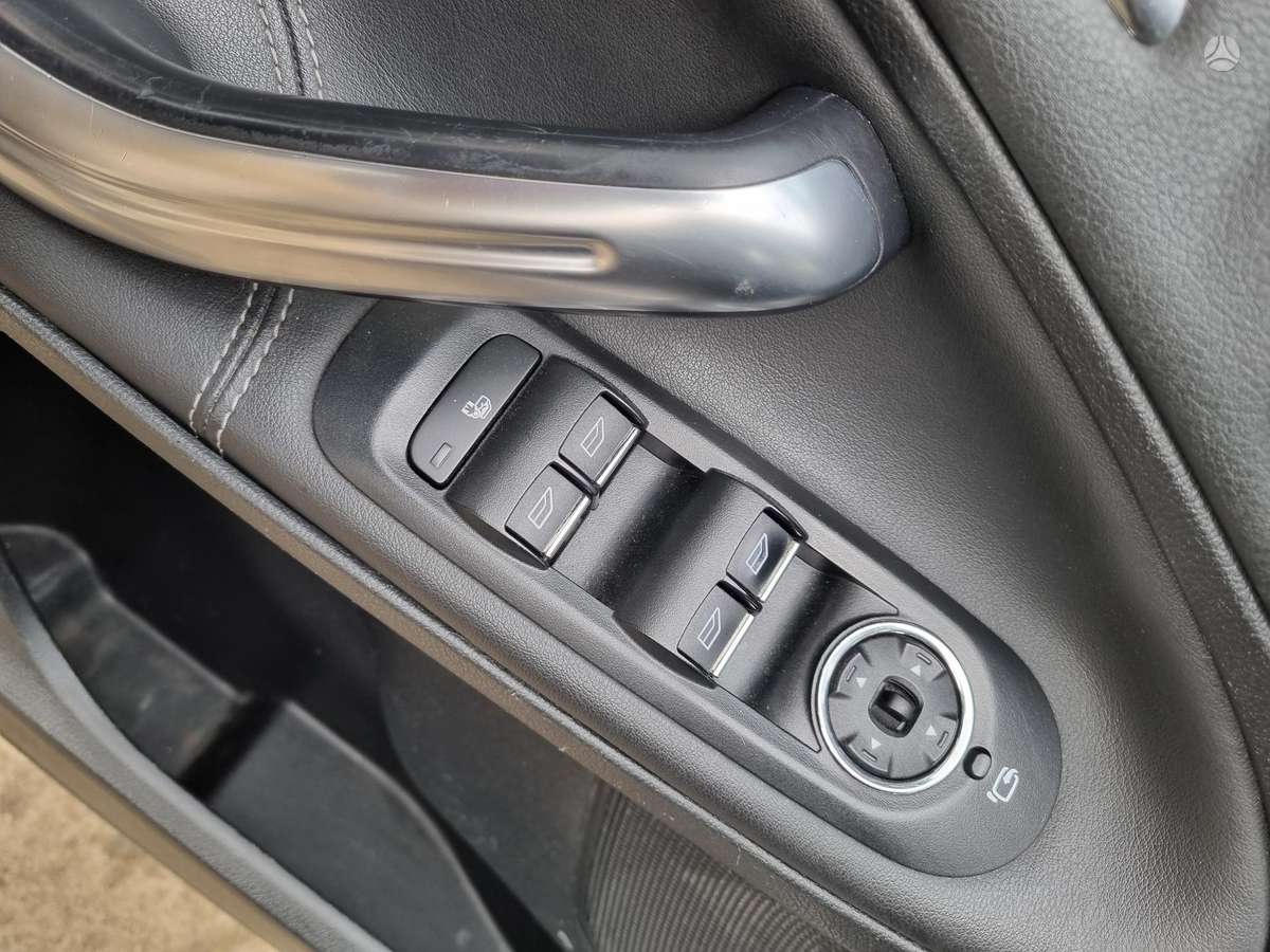 Ford S-MAX 2012 — фото 19