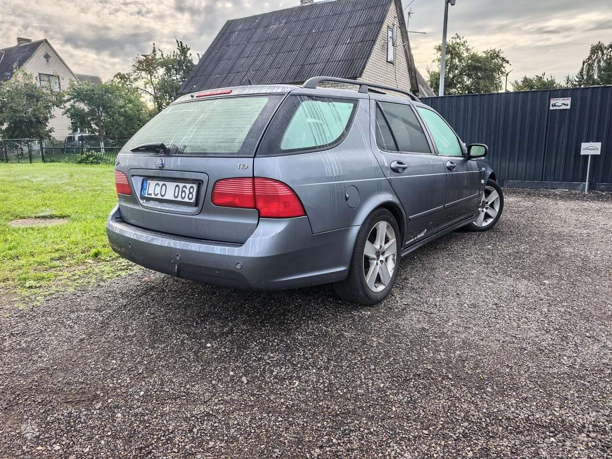 Saab 9-5 2008 — салон
