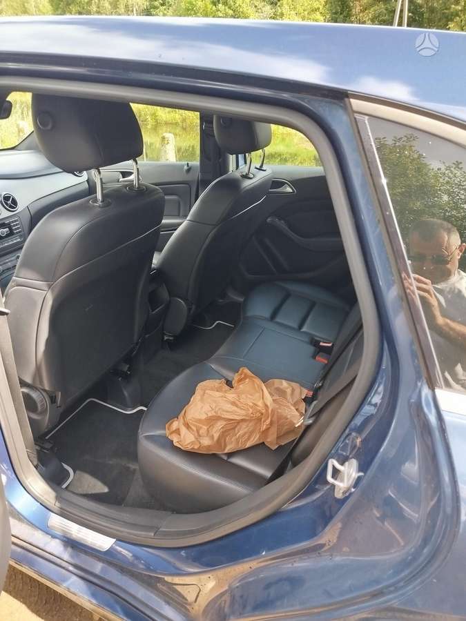 Mercedes-Benz B180 2012 — photo 8