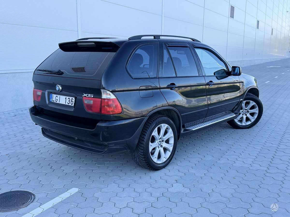 BMW X5 2005 — салон