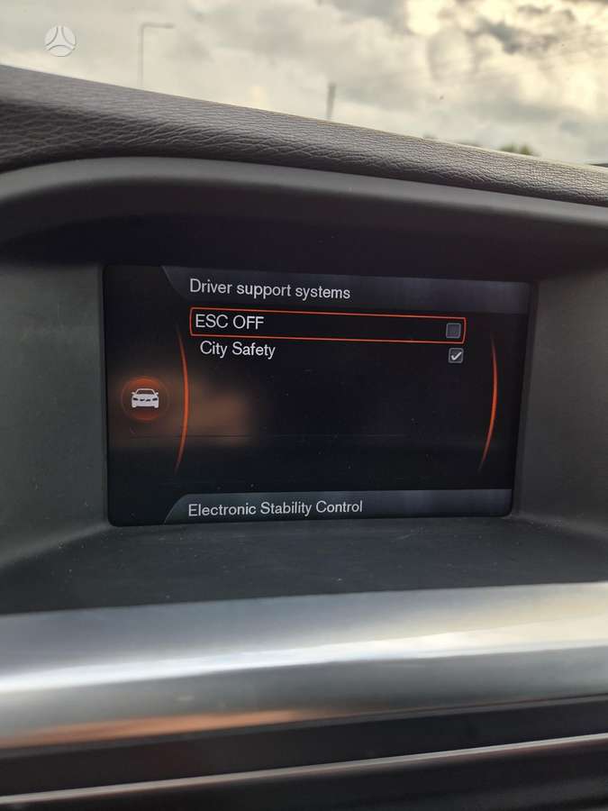 Volvo V60 2011 — photo 20