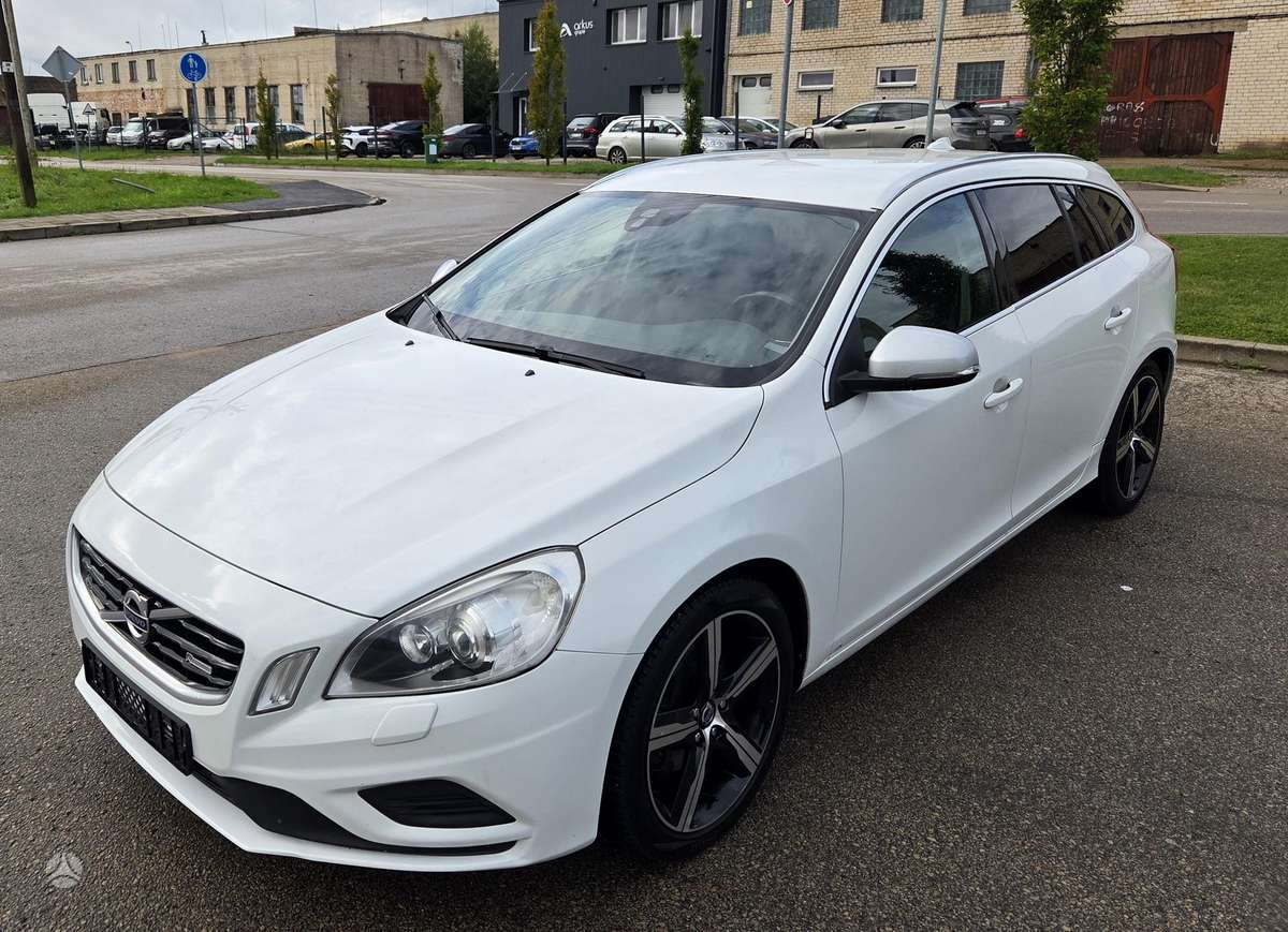 Volvo V60 2011 — photo 7