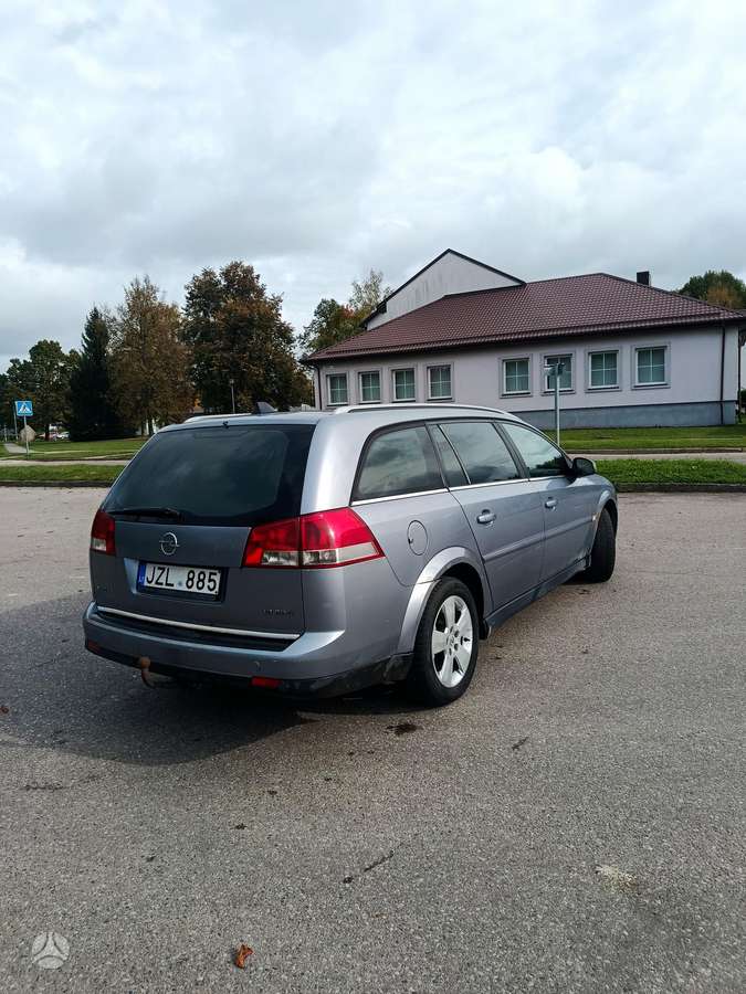 Opel Vectra 2004 — photo 5