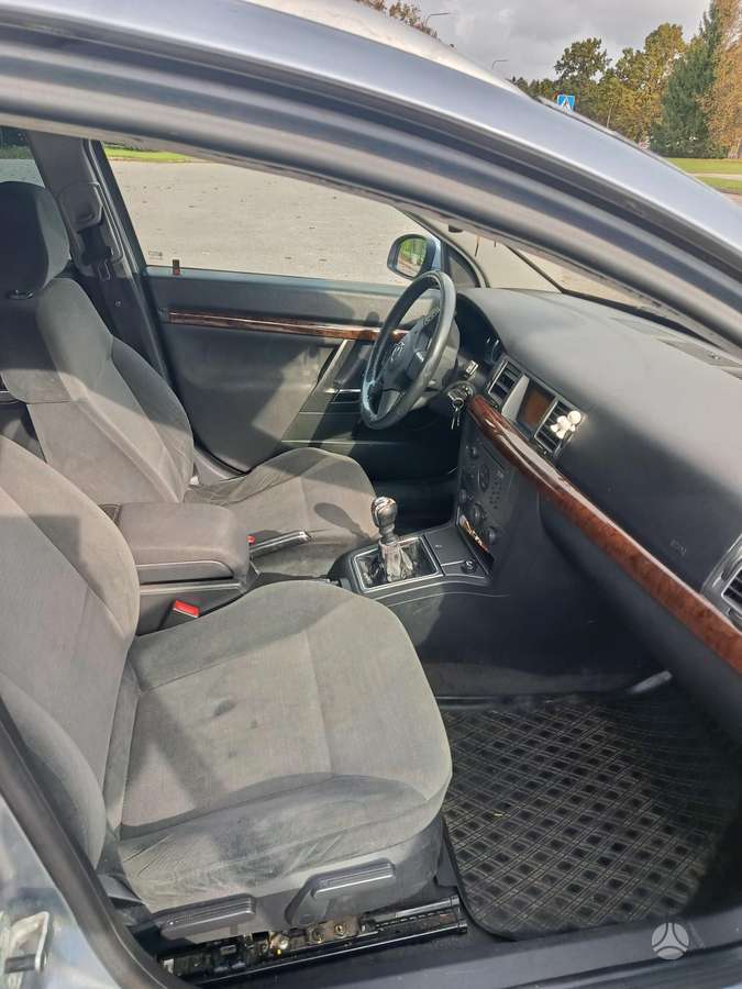 Opel Vectra 2004 — photo 7