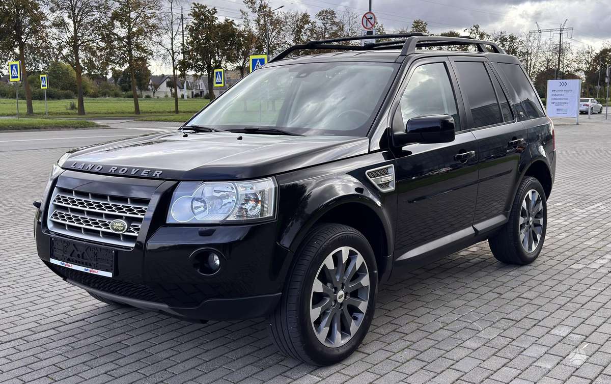 Land Rover 2010 — салон