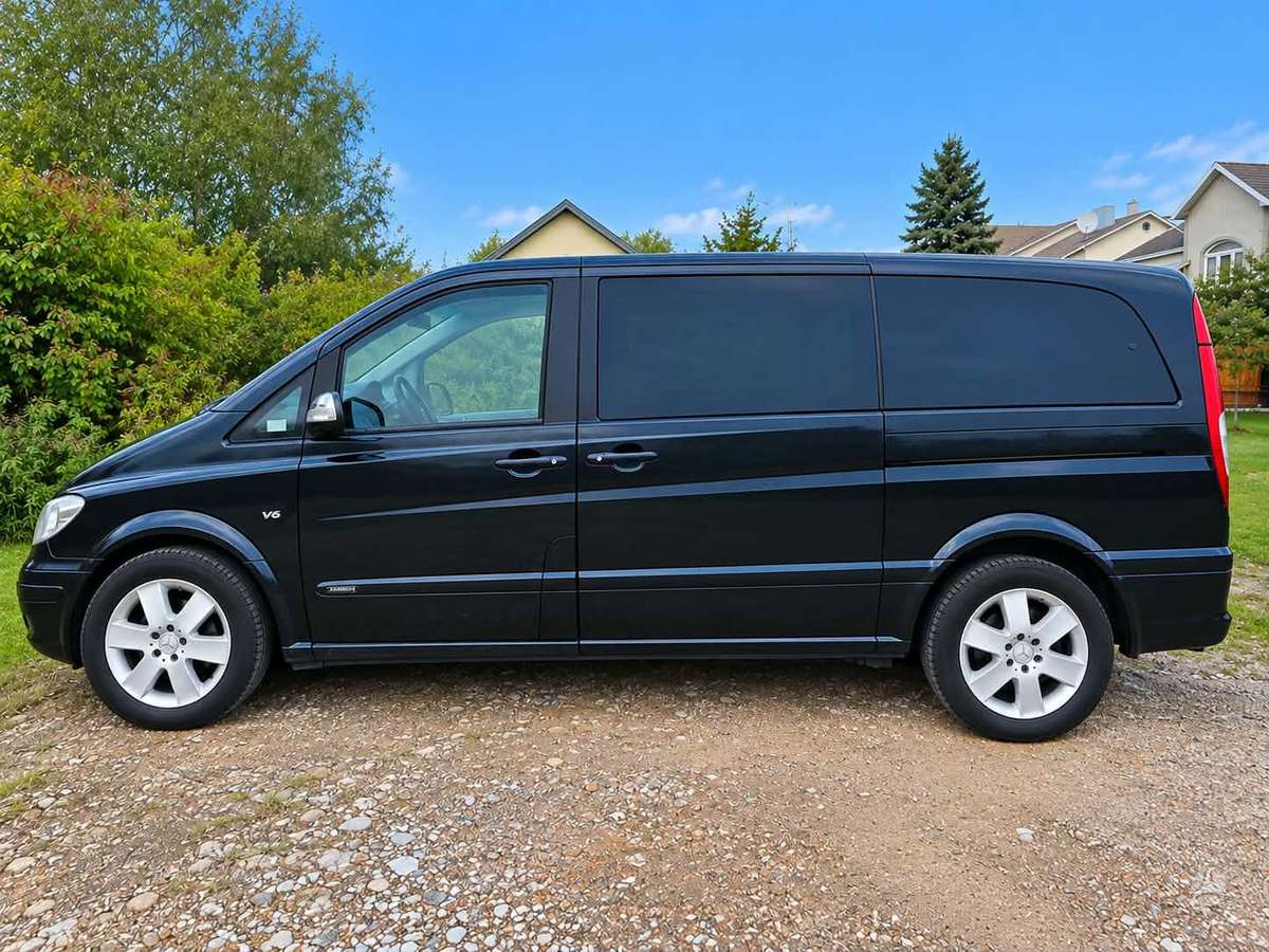 Mercedes-Benz Viano 2007 — interior