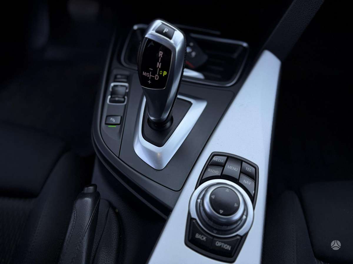 BMW 320 2013 — photo 23