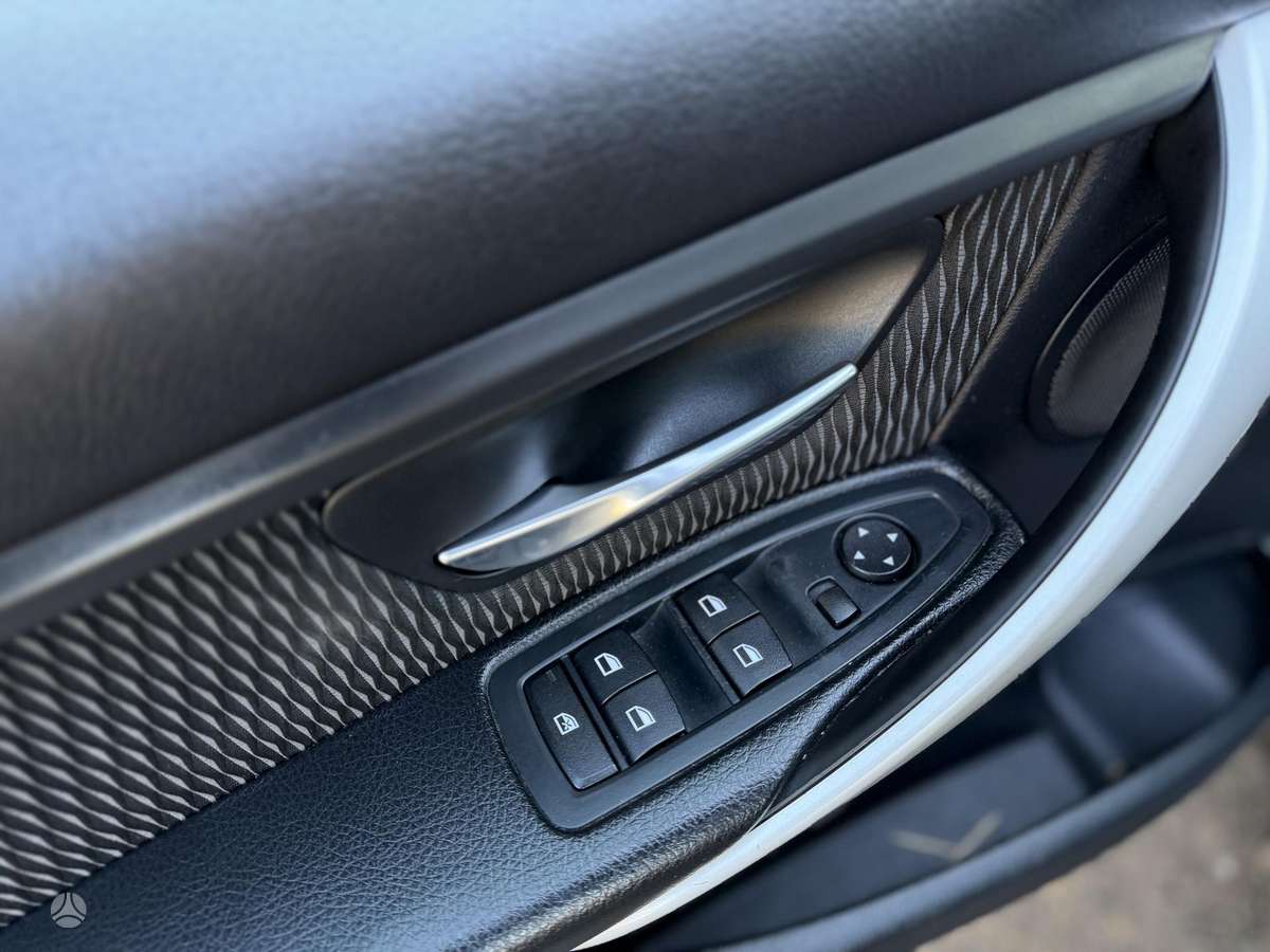 BMW 320 2013 — photo 28
