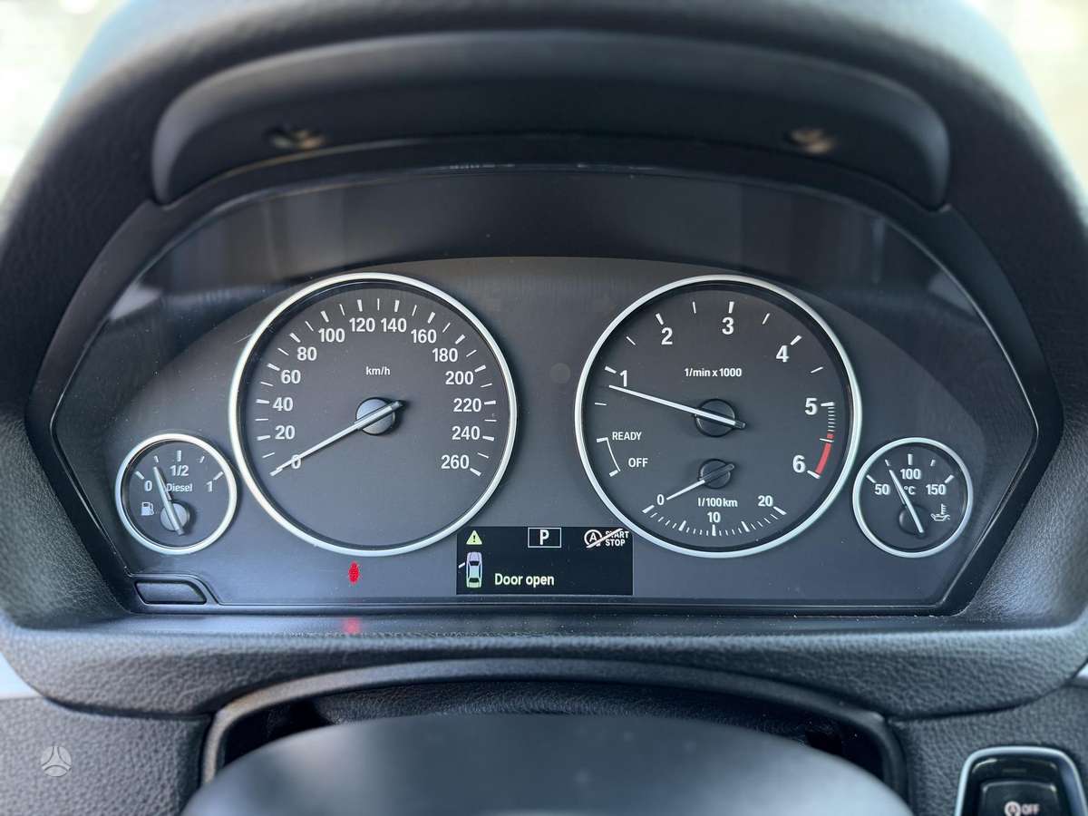 BMW 320 2013 — photo 29