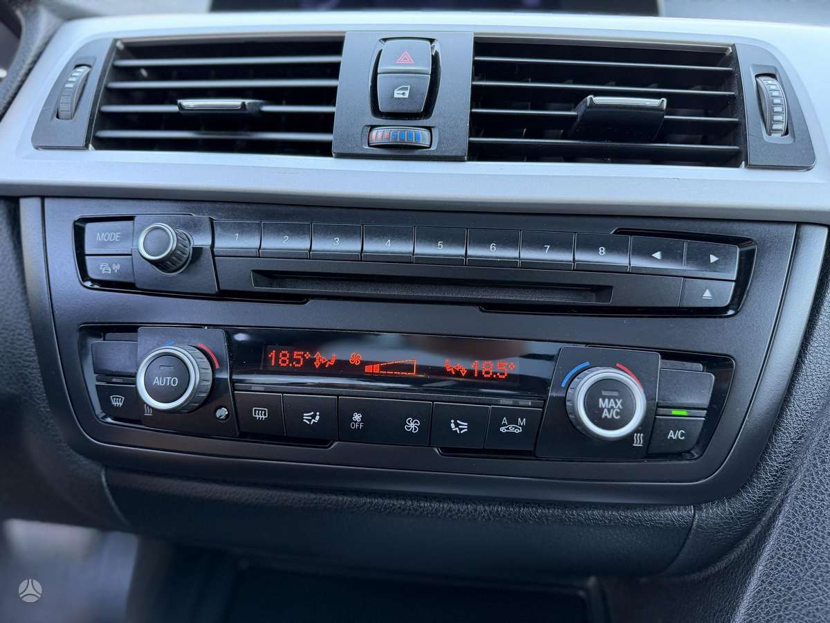 BMW 320 2013 — photo 31