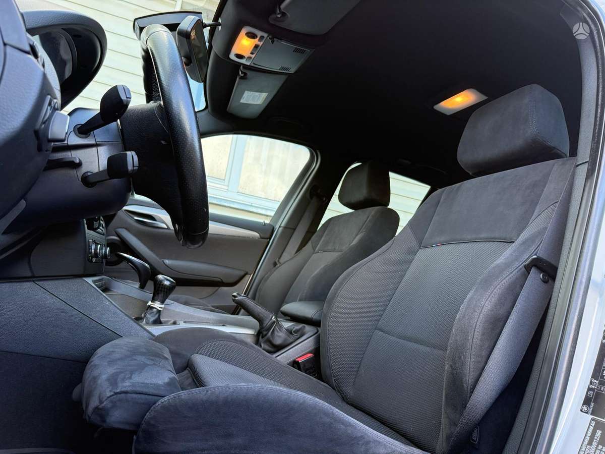 BMW X1 2011 — photo 10