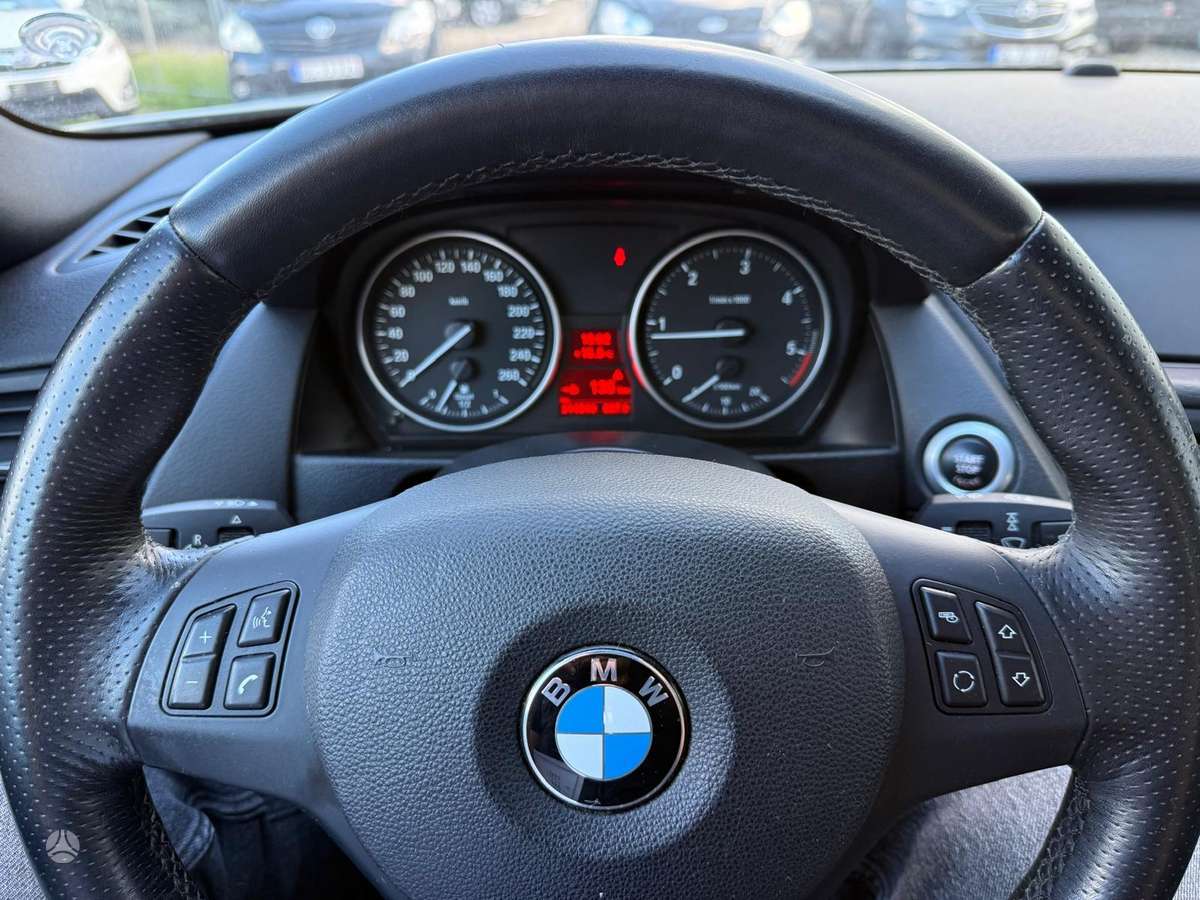 BMW X1 2011 — photo 15