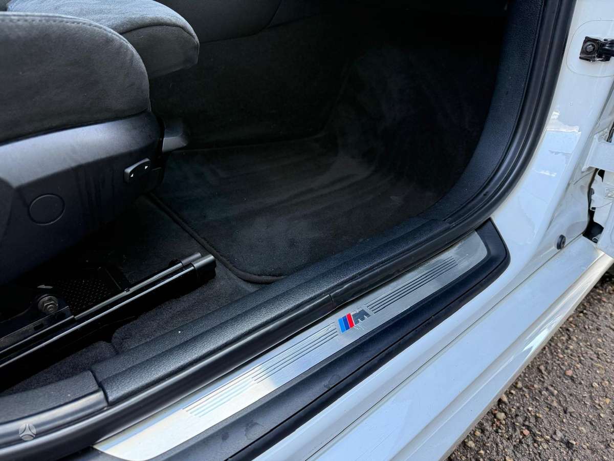 BMW X1 2011 — photo 18