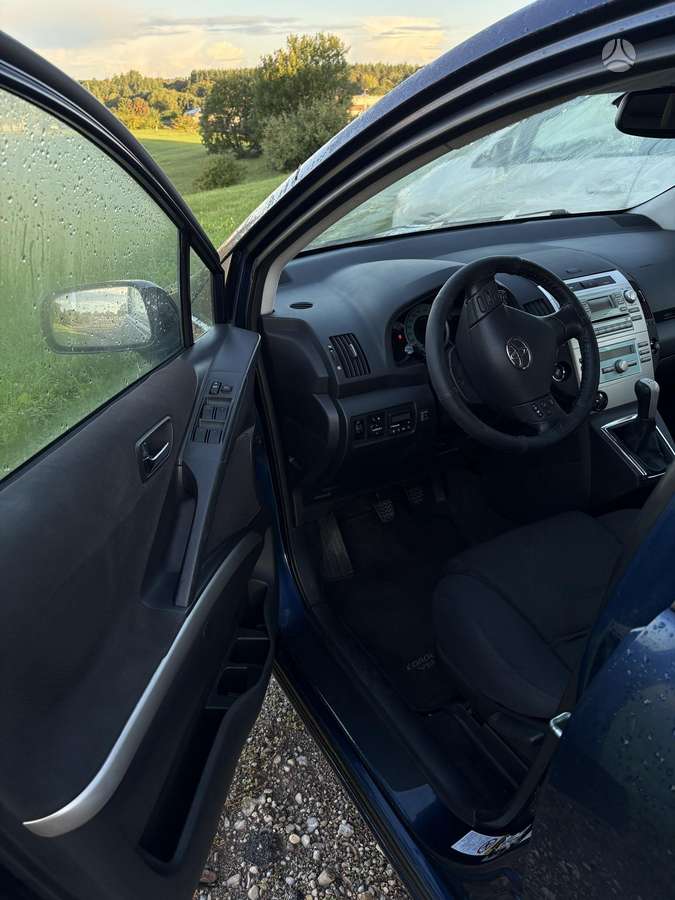 Toyota Corolla 2004 — photo 11