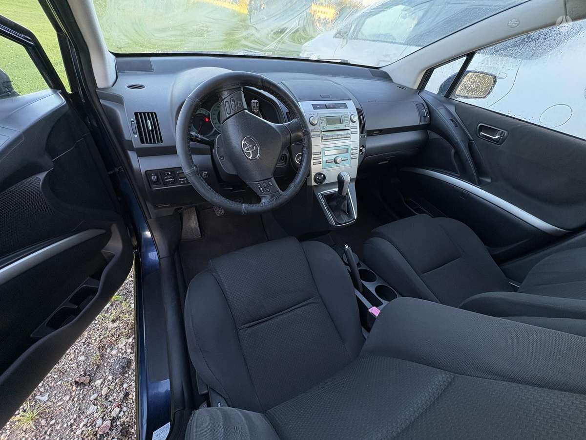 Toyota Corolla 2004 — photo 12