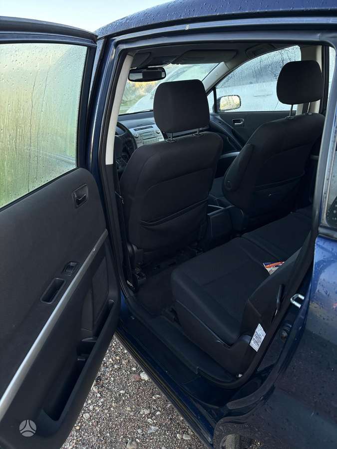 Toyota Corolla 2004 — photo 13