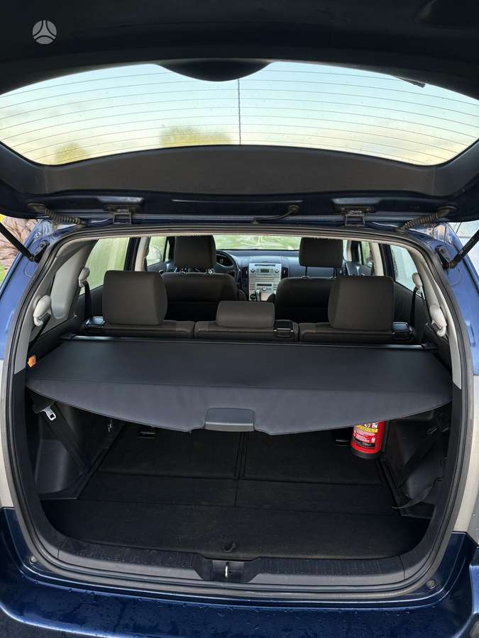Toyota Corolla 2004 — photo 5