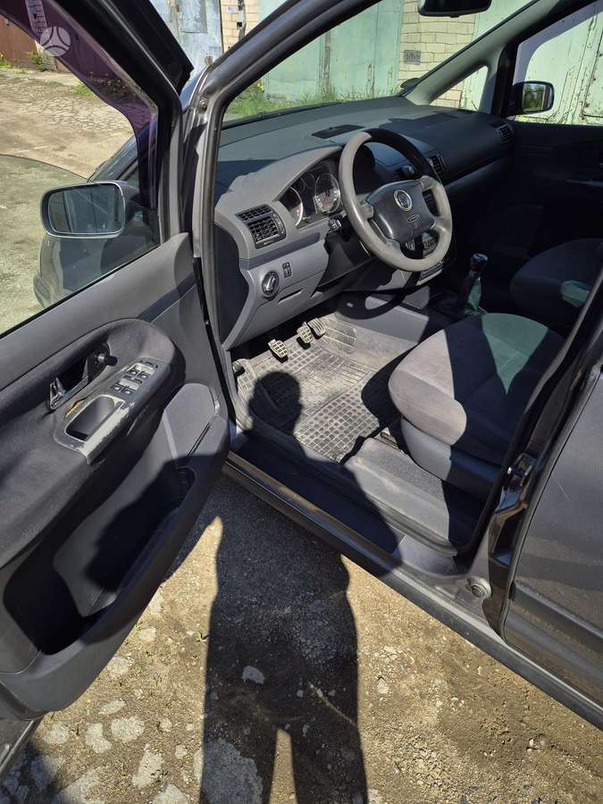 Seat Alhambra 2006 — photo 10
