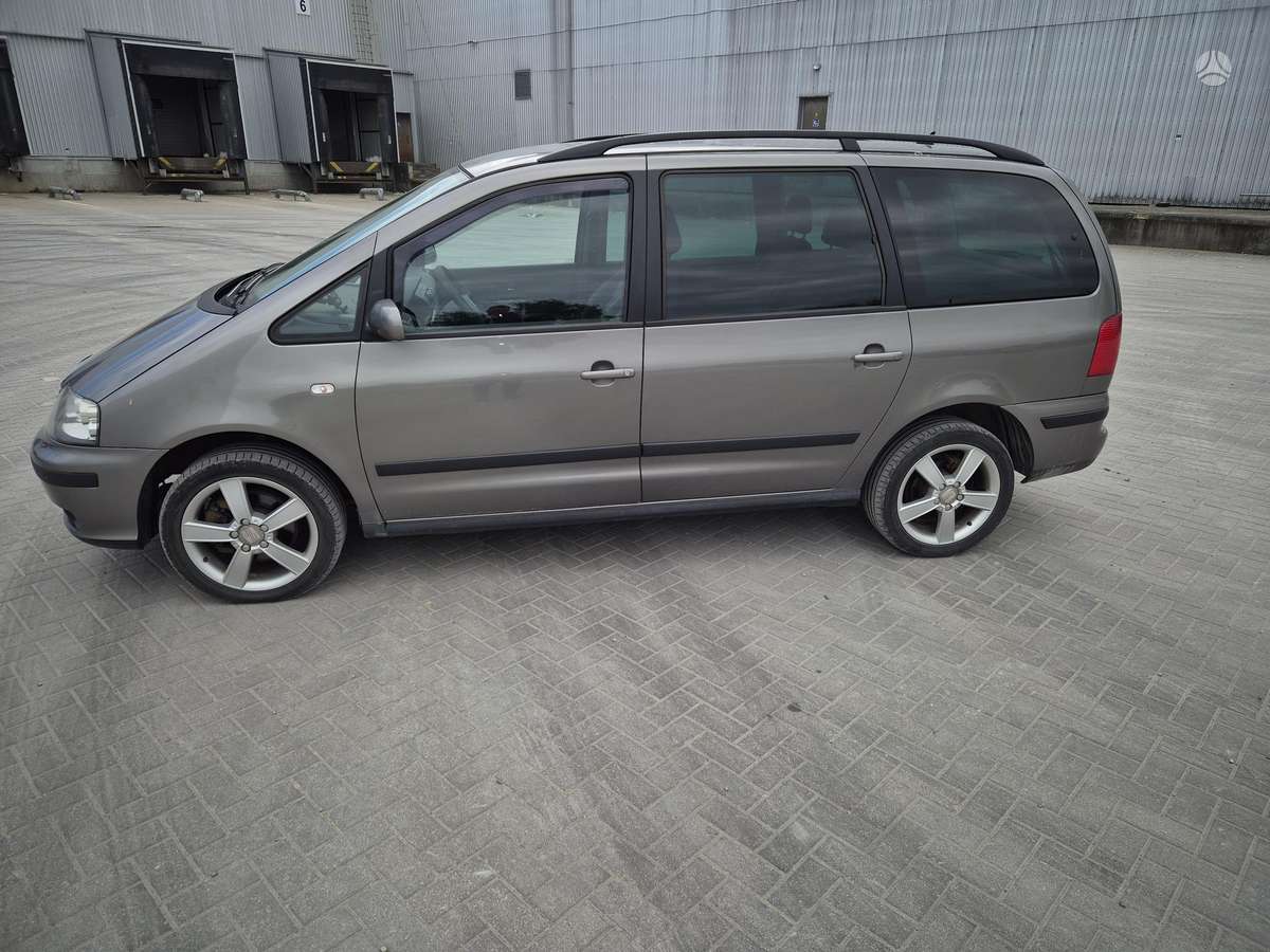 Seat Alhambra 2006 — rear view