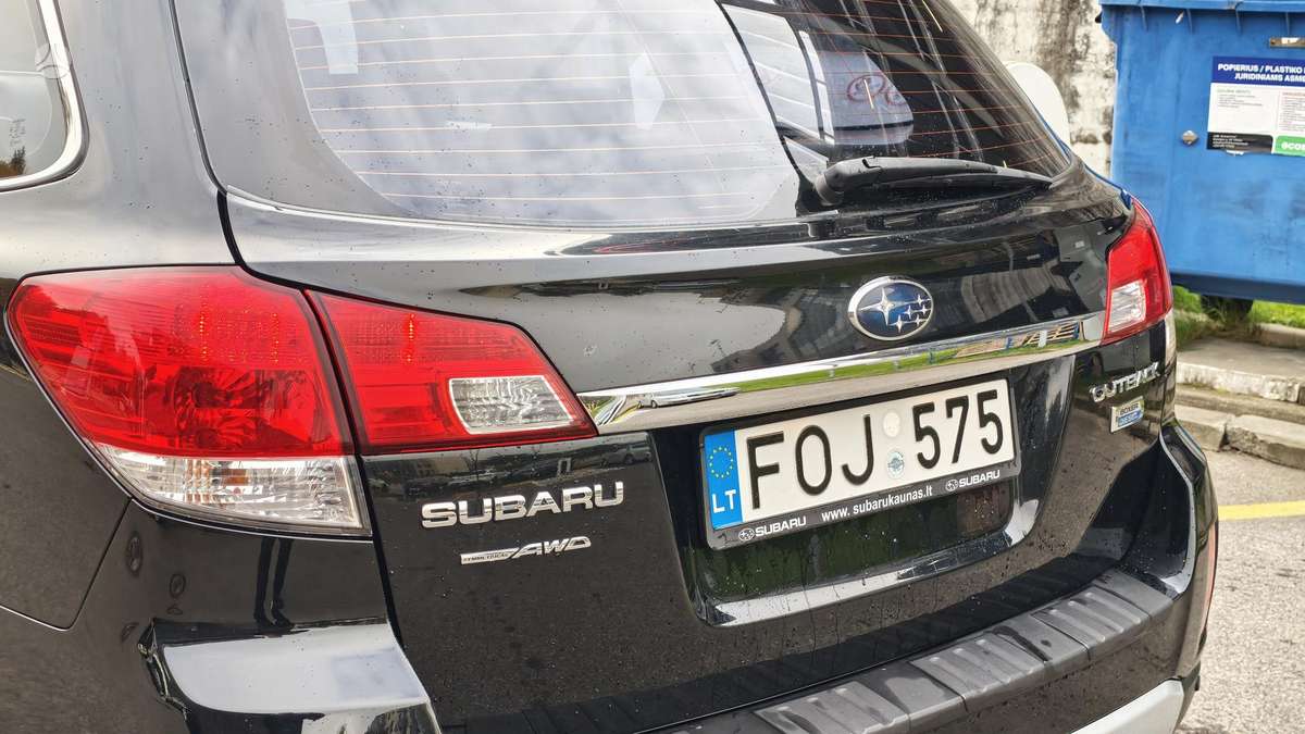 Subaru Outback 2011 — двигун 1998 cm³, 150 HP (110kW)