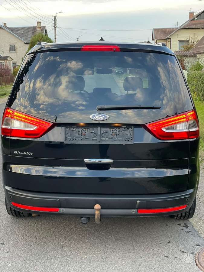 Ford Galaxy 2013 — photo 15