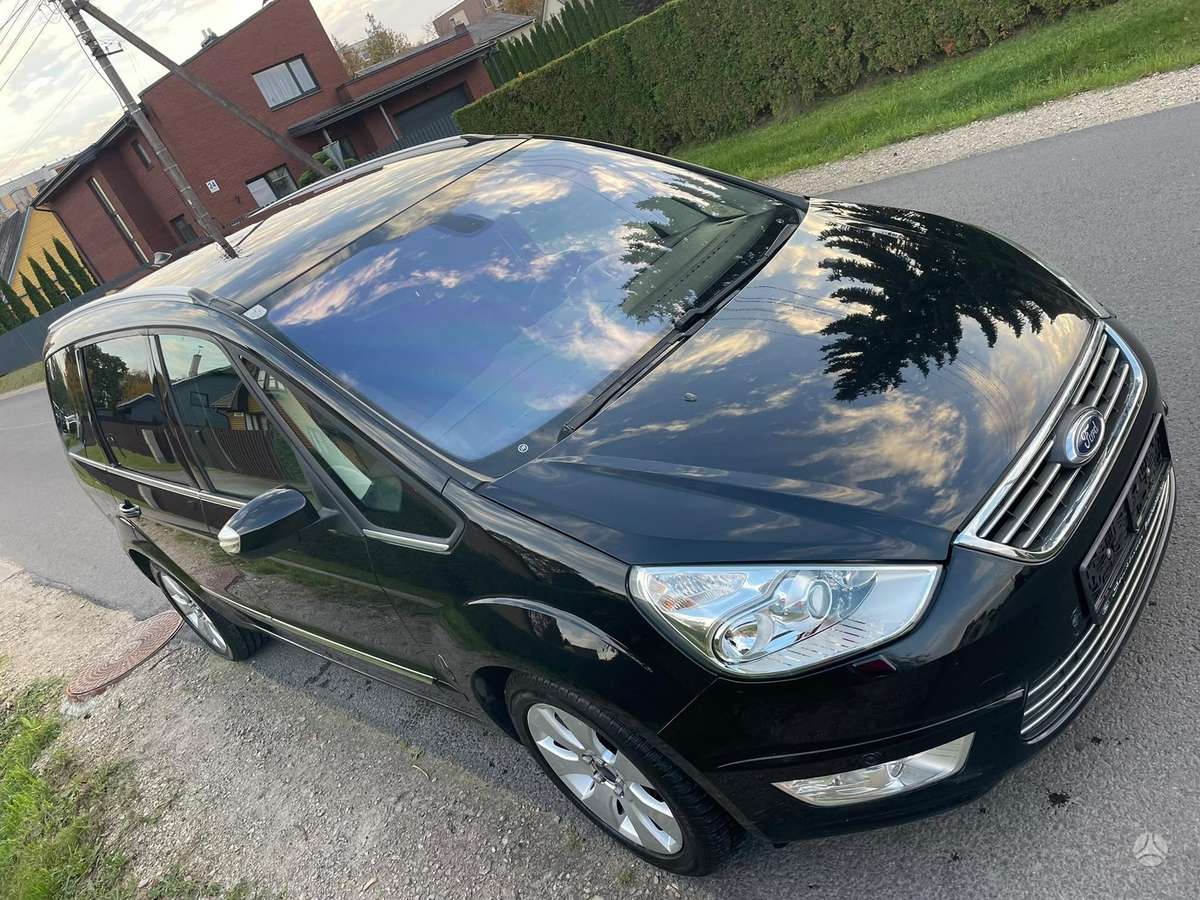Ford Galaxy 2013 — photo 17