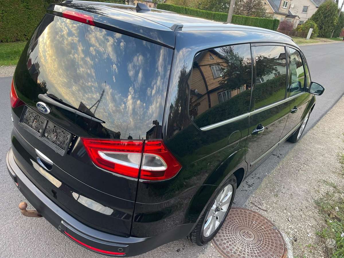 Ford Galaxy 2013 — photo 19