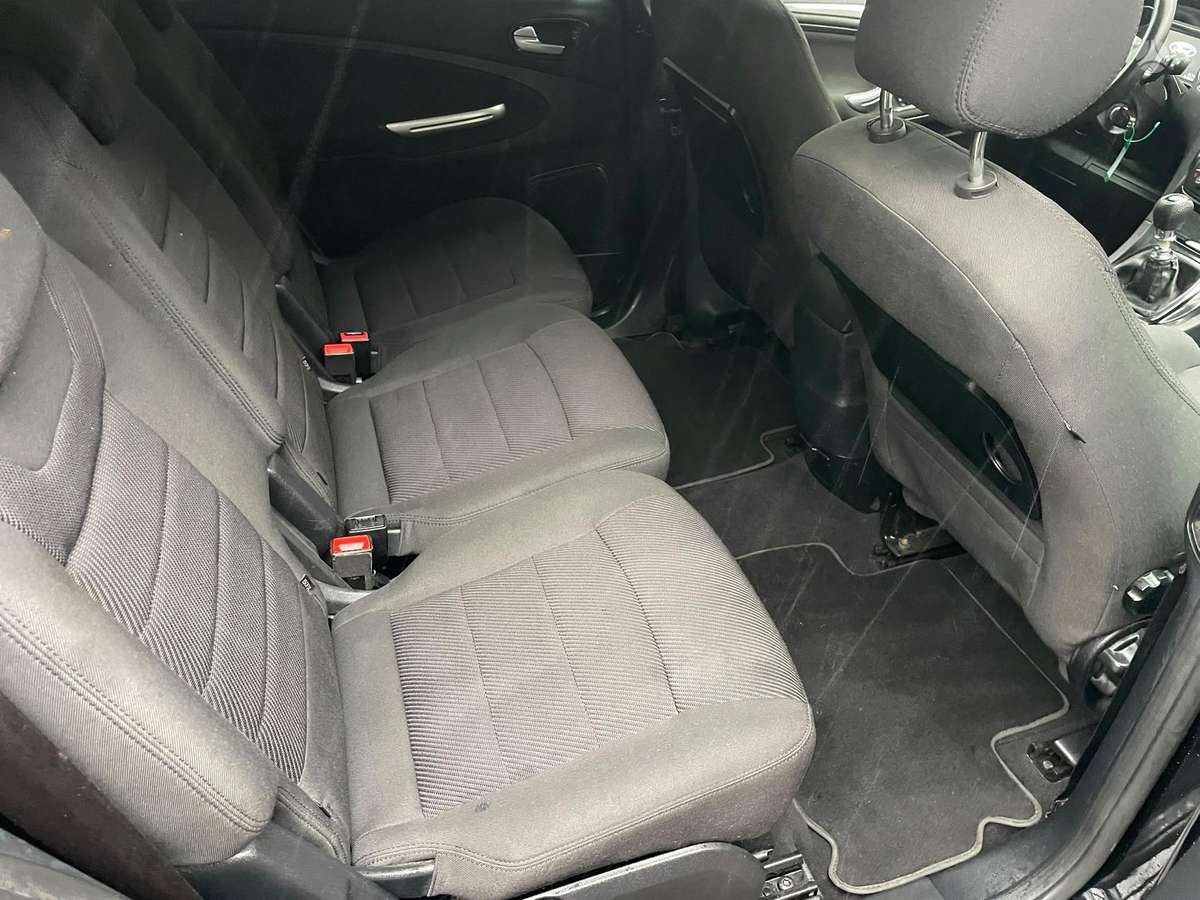 Ford Galaxy 2013 — photo 8