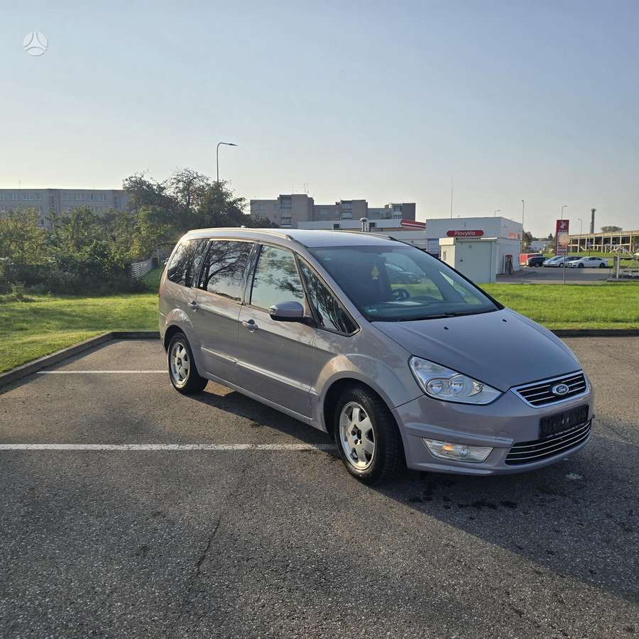 Ford Galaxy 2012 — вигляд ззаду