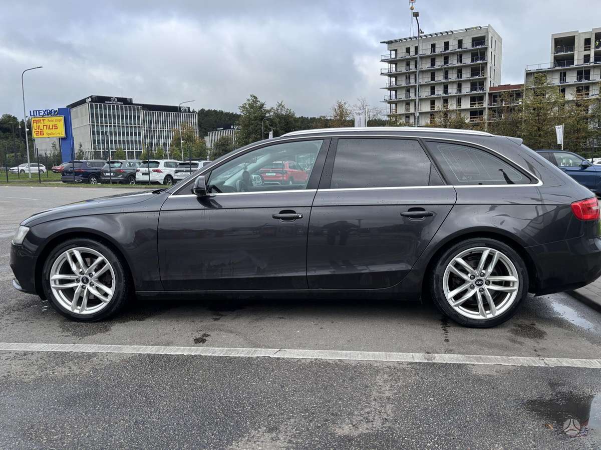 Audi A4 2012 — салон