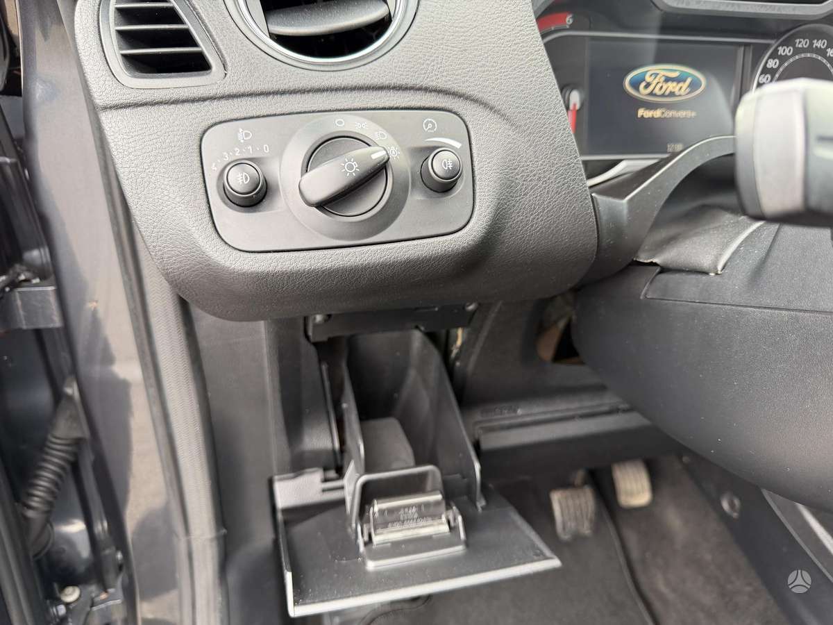 Ford S-MAX 2008 — photo 12