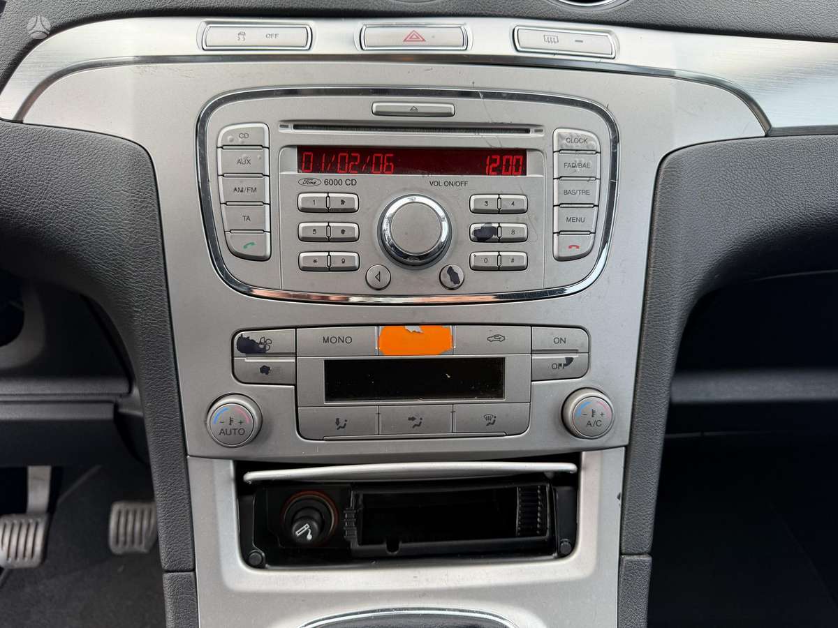Ford S-MAX 2008 — photo 15