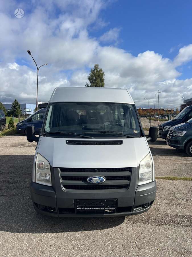Ford Transit 2010 — вигляд ззаду