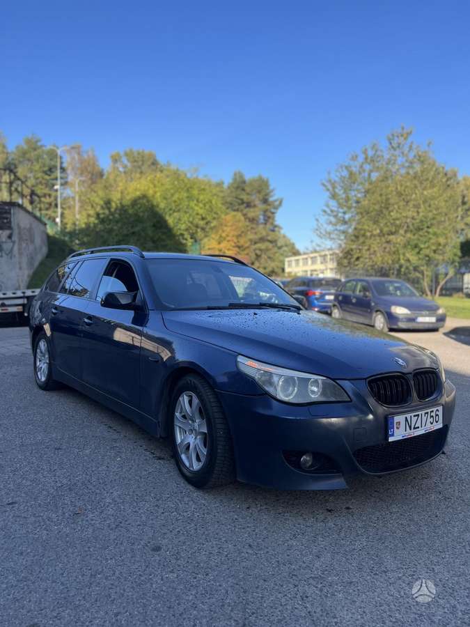 BMW 520 2007 — вигляд ззаду
