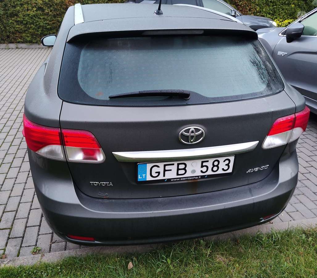Toyota Avensis 2012 — двигун 1998 cm³, 124 HP (91kW)