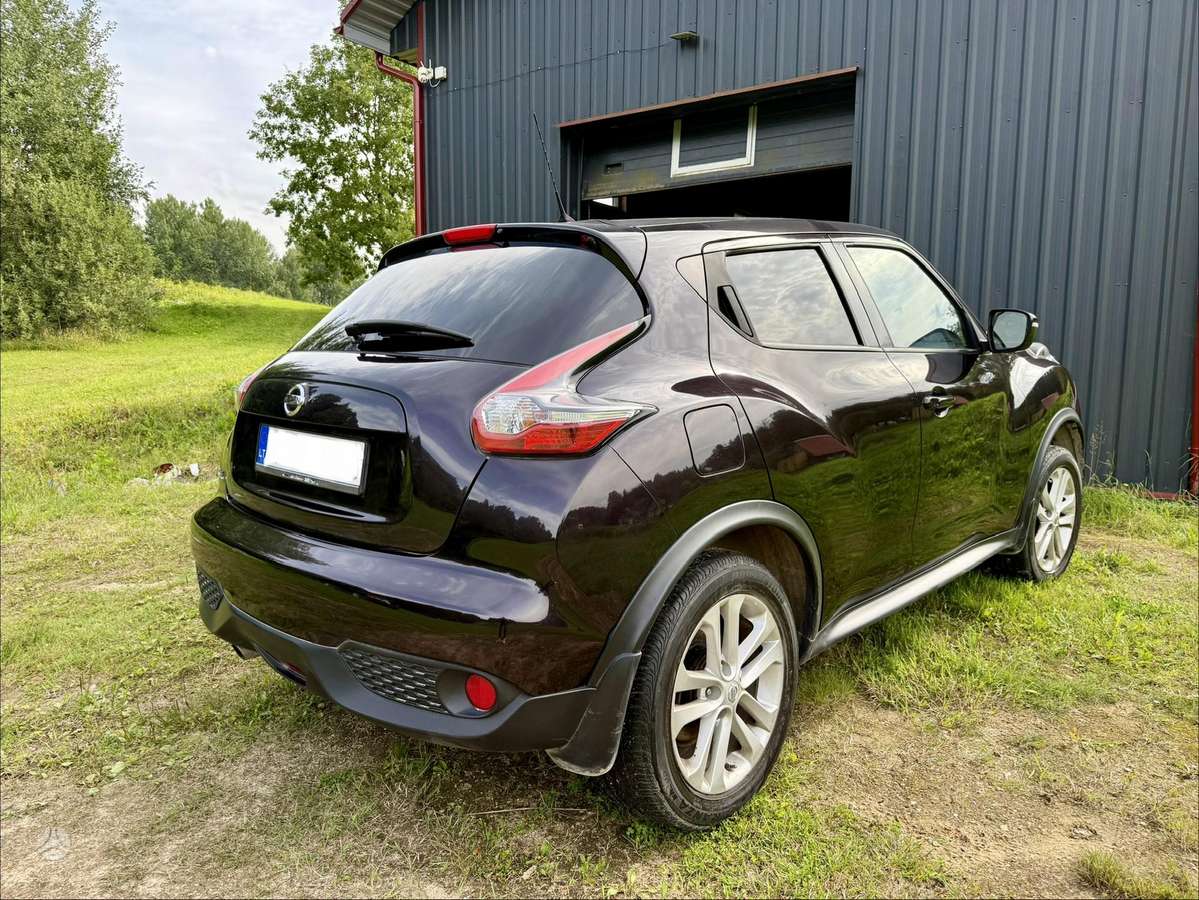 Nissan Juke 2015 — interior