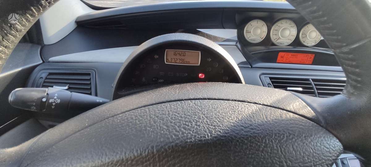 Peugeot 807 2008 — вигляд ззаду