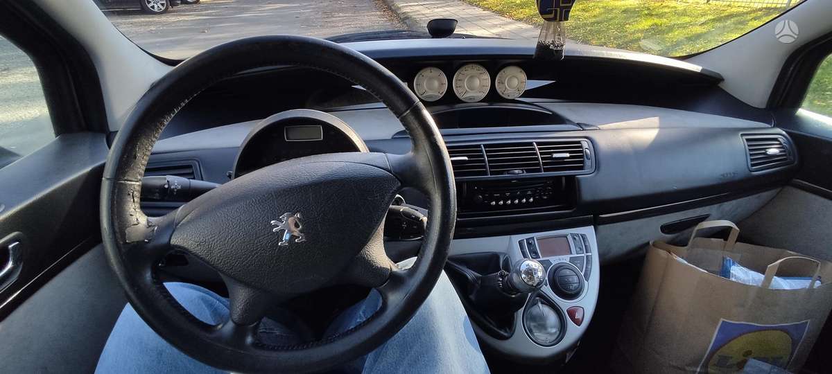 Peugeot 807 2008 — салон