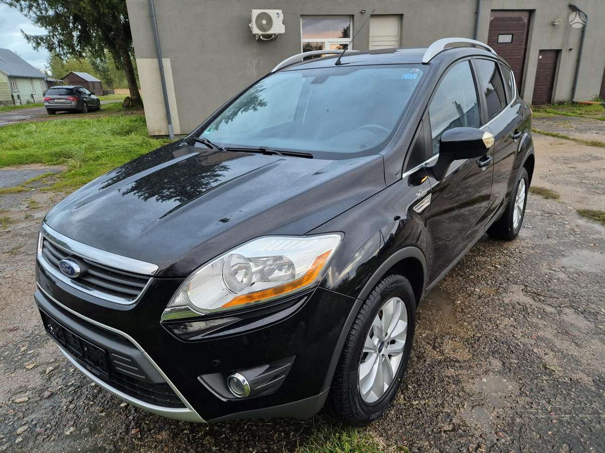 Ford Kuga 2009 — салон