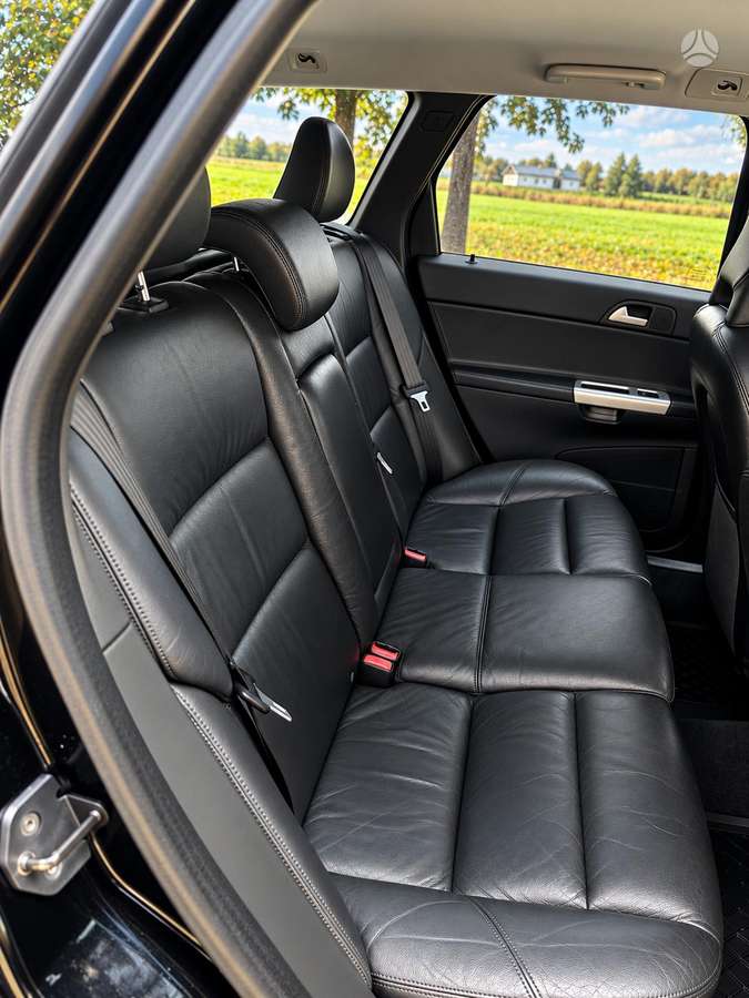 Volvo V50 2010 — photo 15